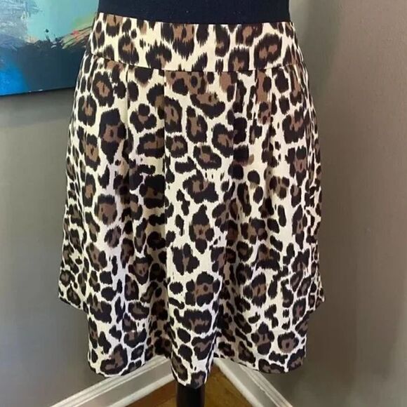 Banana Republic Animal Print A Line Skirt size 4P - Picture 2 of 7